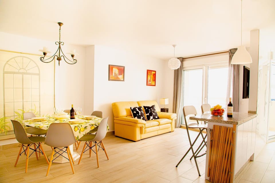 TV and multimedia, Dining area