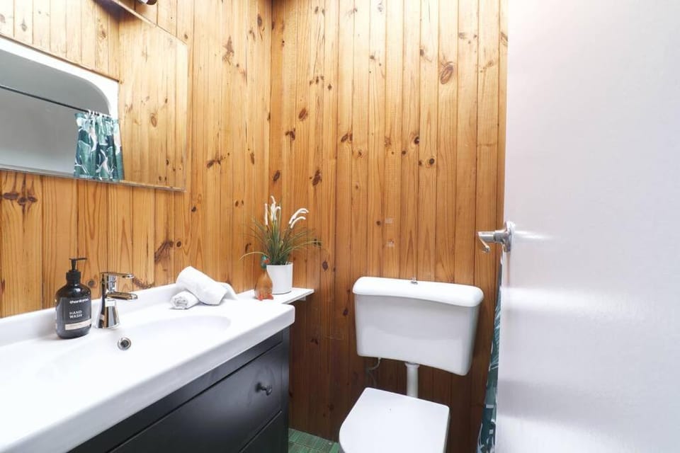 Toilet, Bathroom