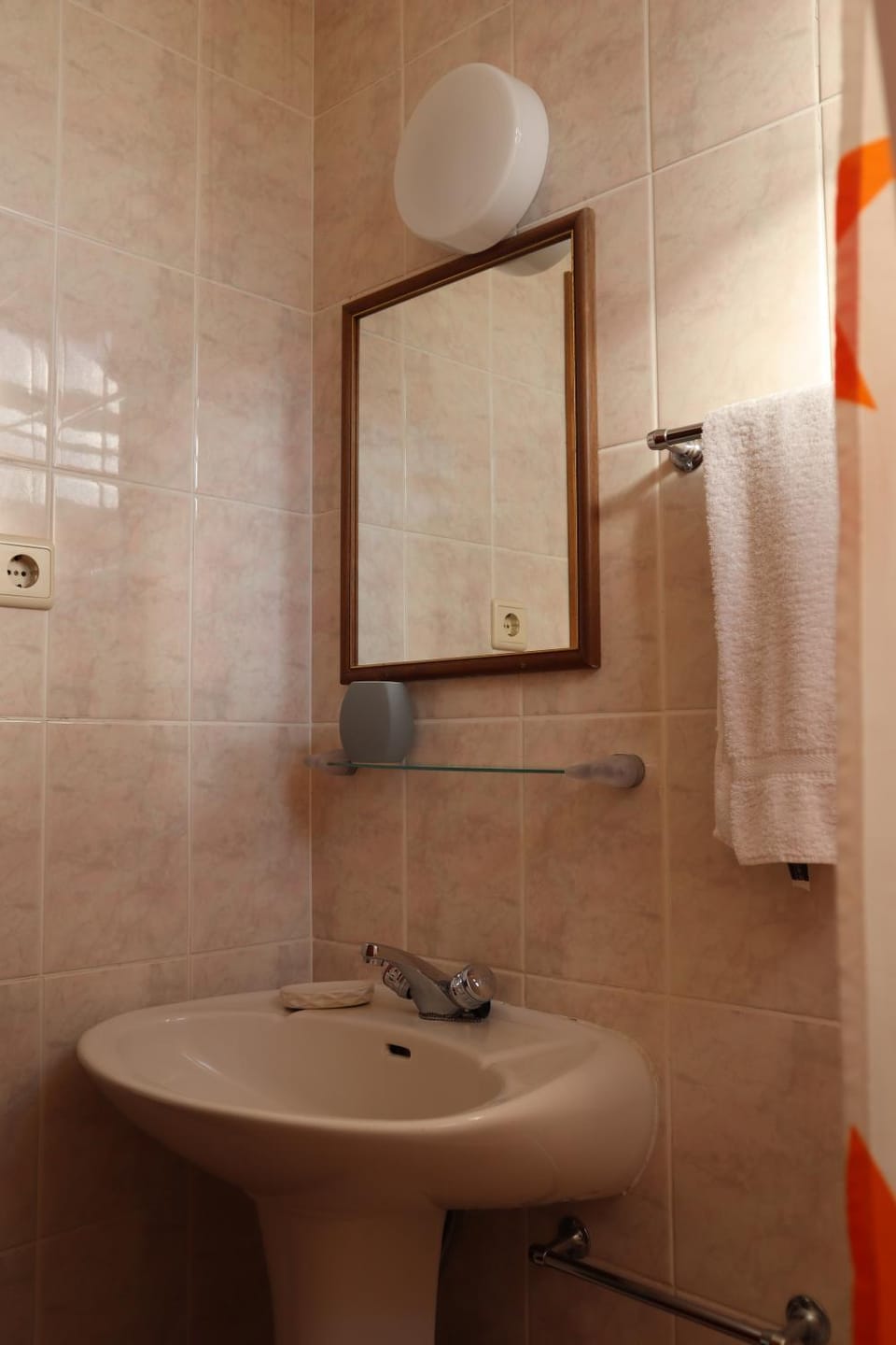 Shower, Bathroom, towels