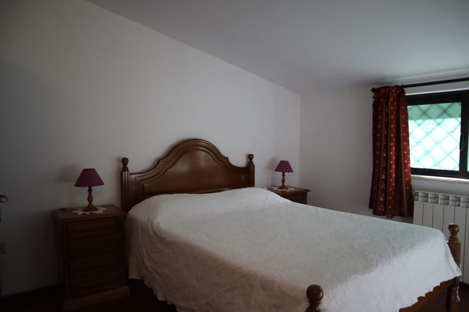Bed, Bedroom, internet