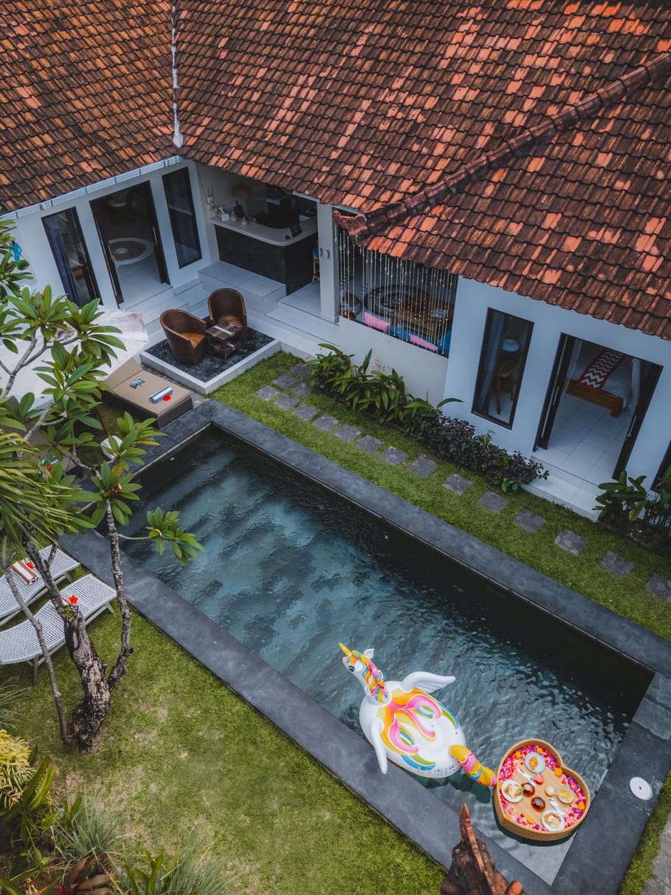 Property building, Swimming pool