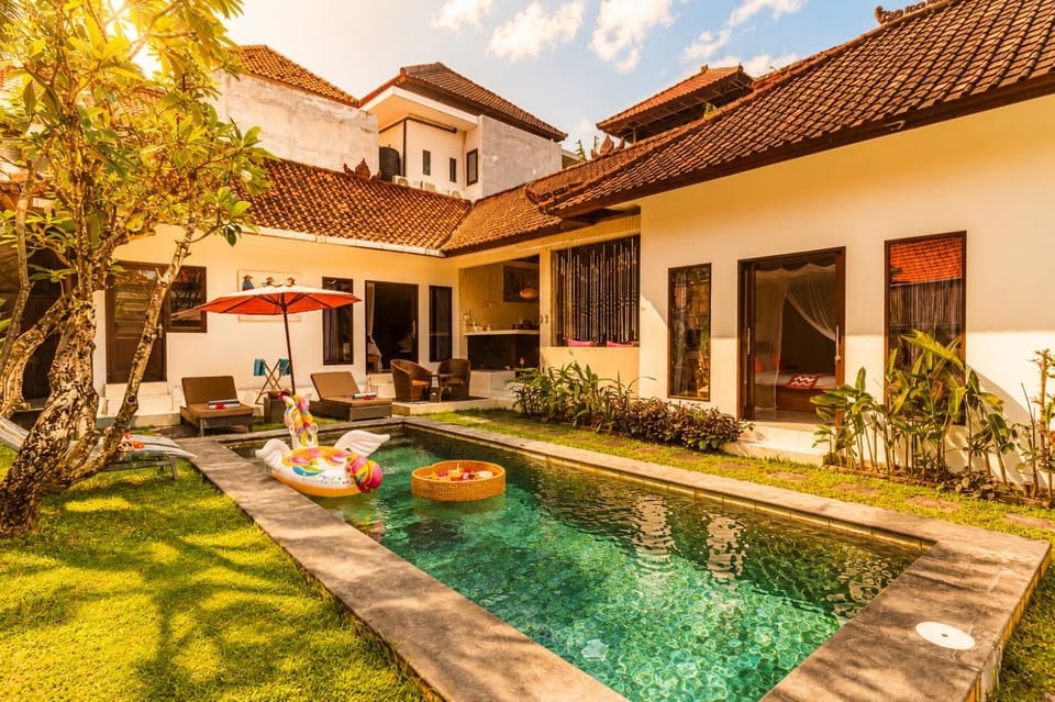Property building, Swimming pool