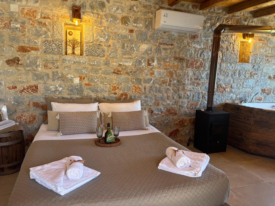 Luxury suite of Villa Lagkadaki Apartment in Peloponnese Region