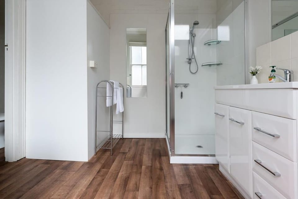Timeless Treasure Near the City Centre & WiFi House in Launceston