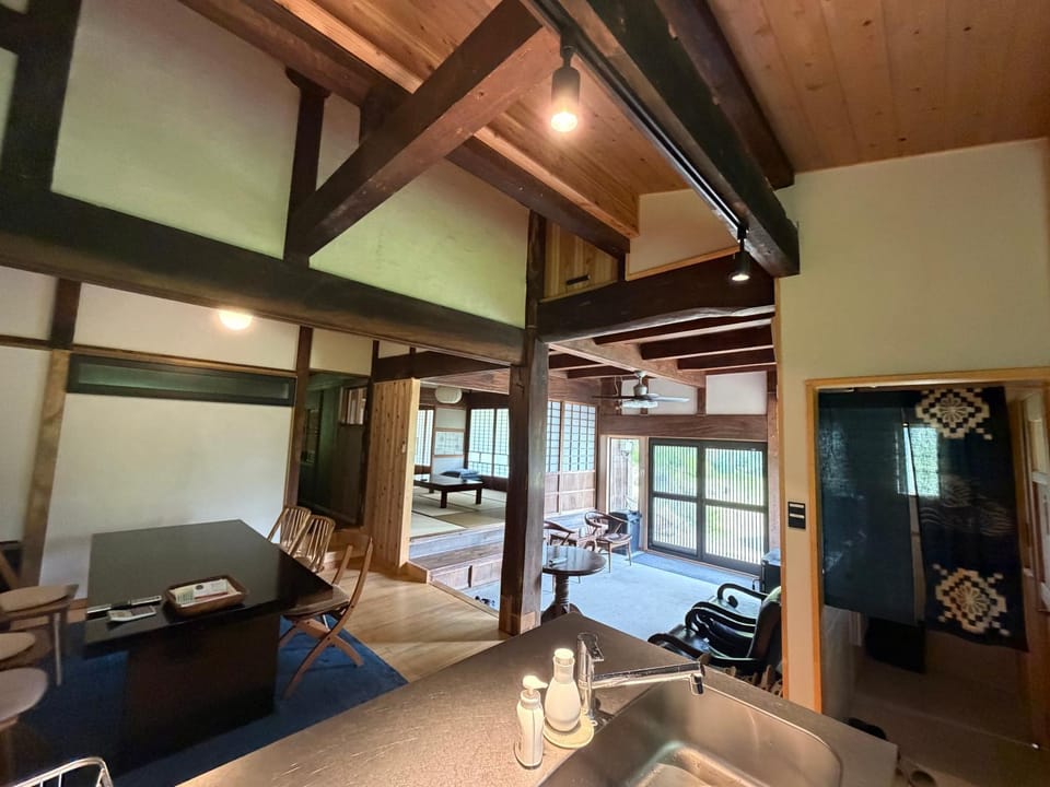 大自然に囲まれた築120年の隠れ家古民家で里山リラクゼーション House in Chiba Prefecture