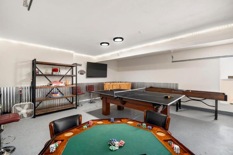 Event Epicenter Heated Pool Game Room Near Stadium House in Avondale