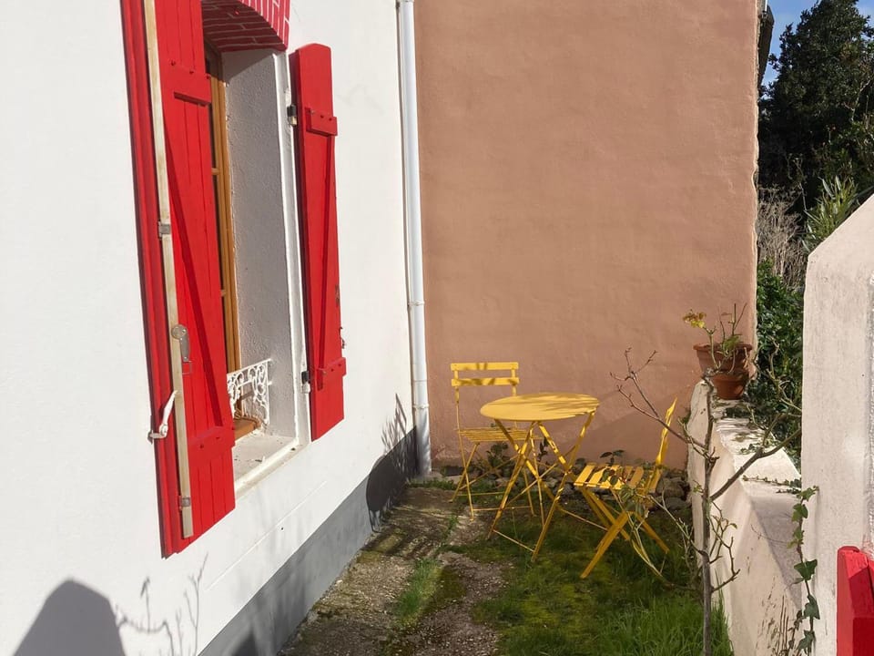 Maison rénovée avec jardin et Wi-Fi à Locmaria - FR-1-418-245 House in Locmaria