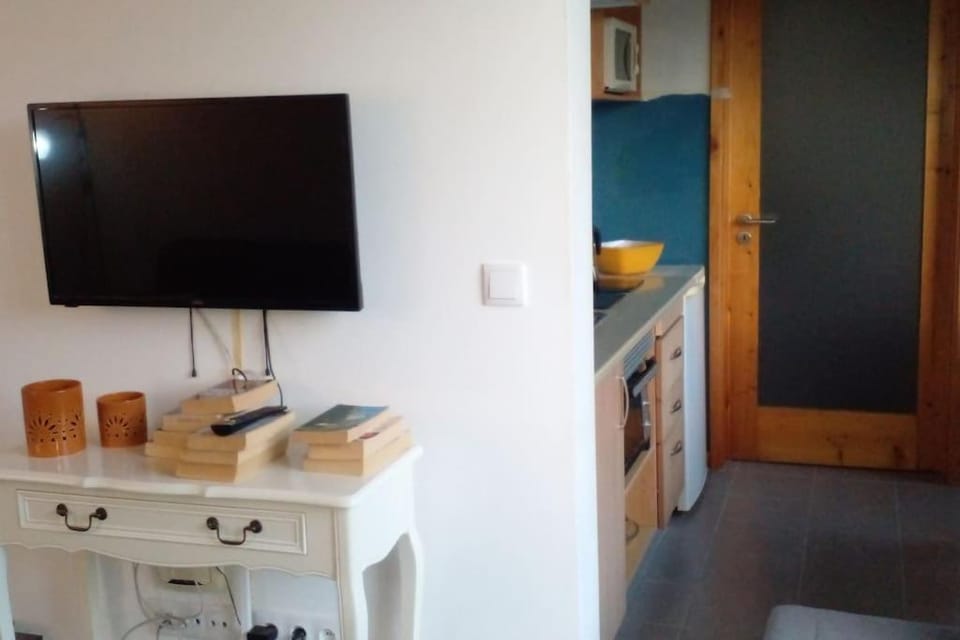TV and multimedia, Kitchen or kitchenette