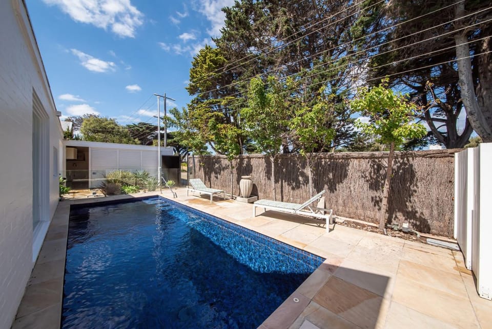 Swimming pool, sunbed
