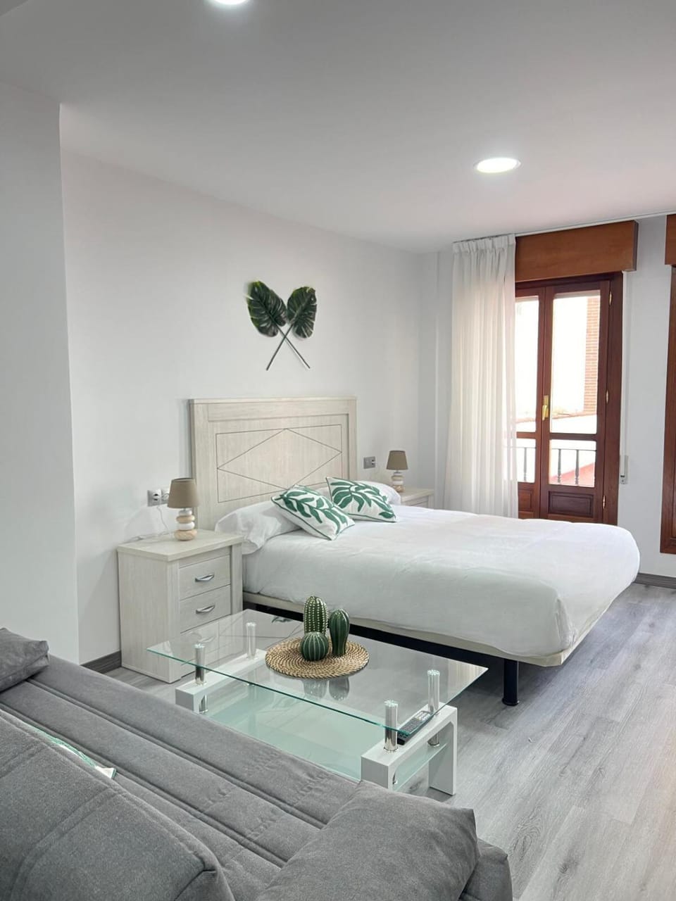 Bed, Living room, Bedroom