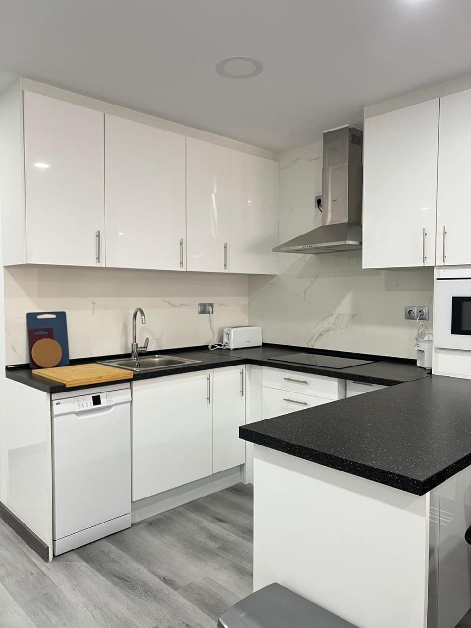 Kitchen or kitchenette, dishwasher, minibar, pet friendly, stove