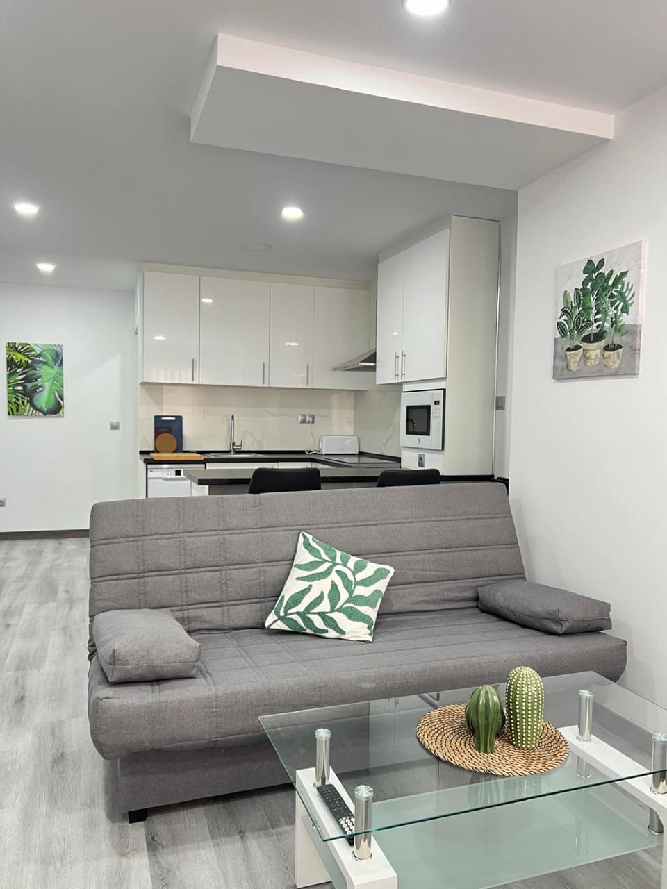 Kitchen or kitchenette, Living room, Dining area, minibar, pet friendly, stove