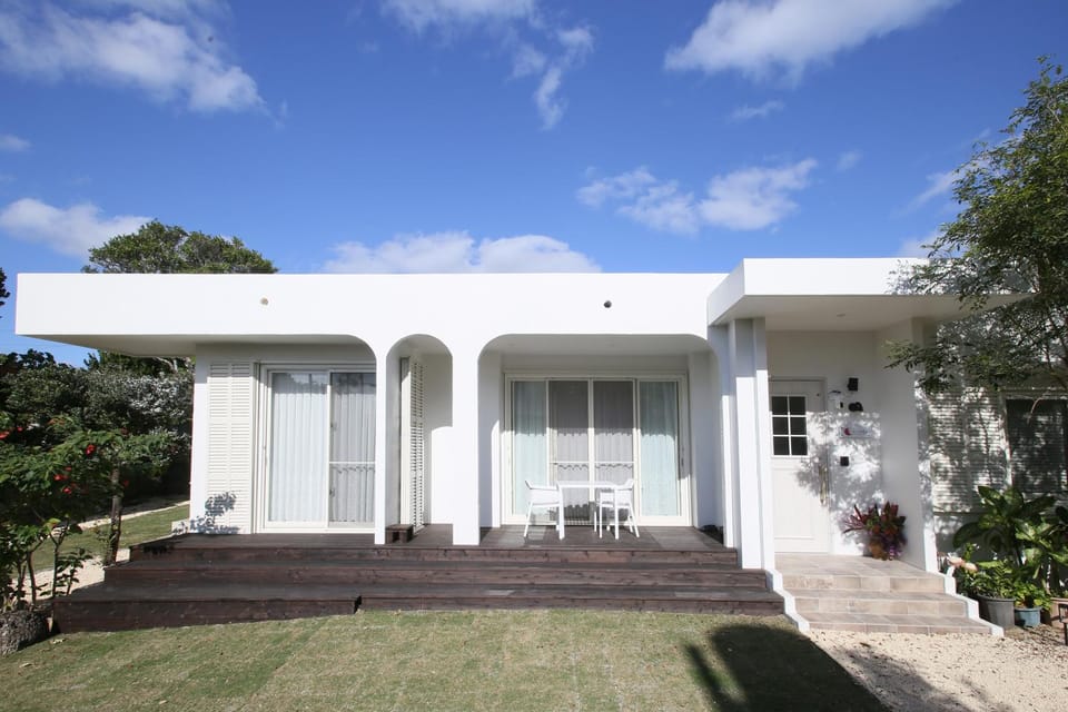 Property building, Facade/entrance, Garden