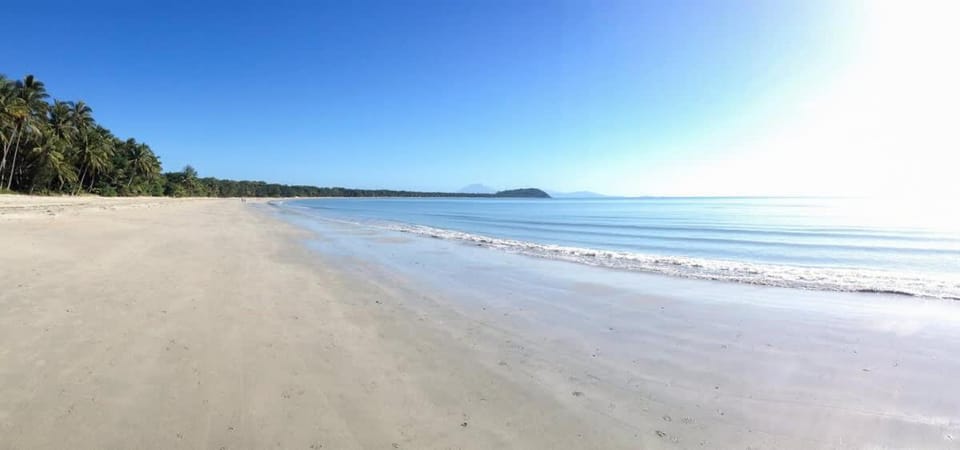 Whispering Palms - Beachfront Port Douglas House in Port Douglas