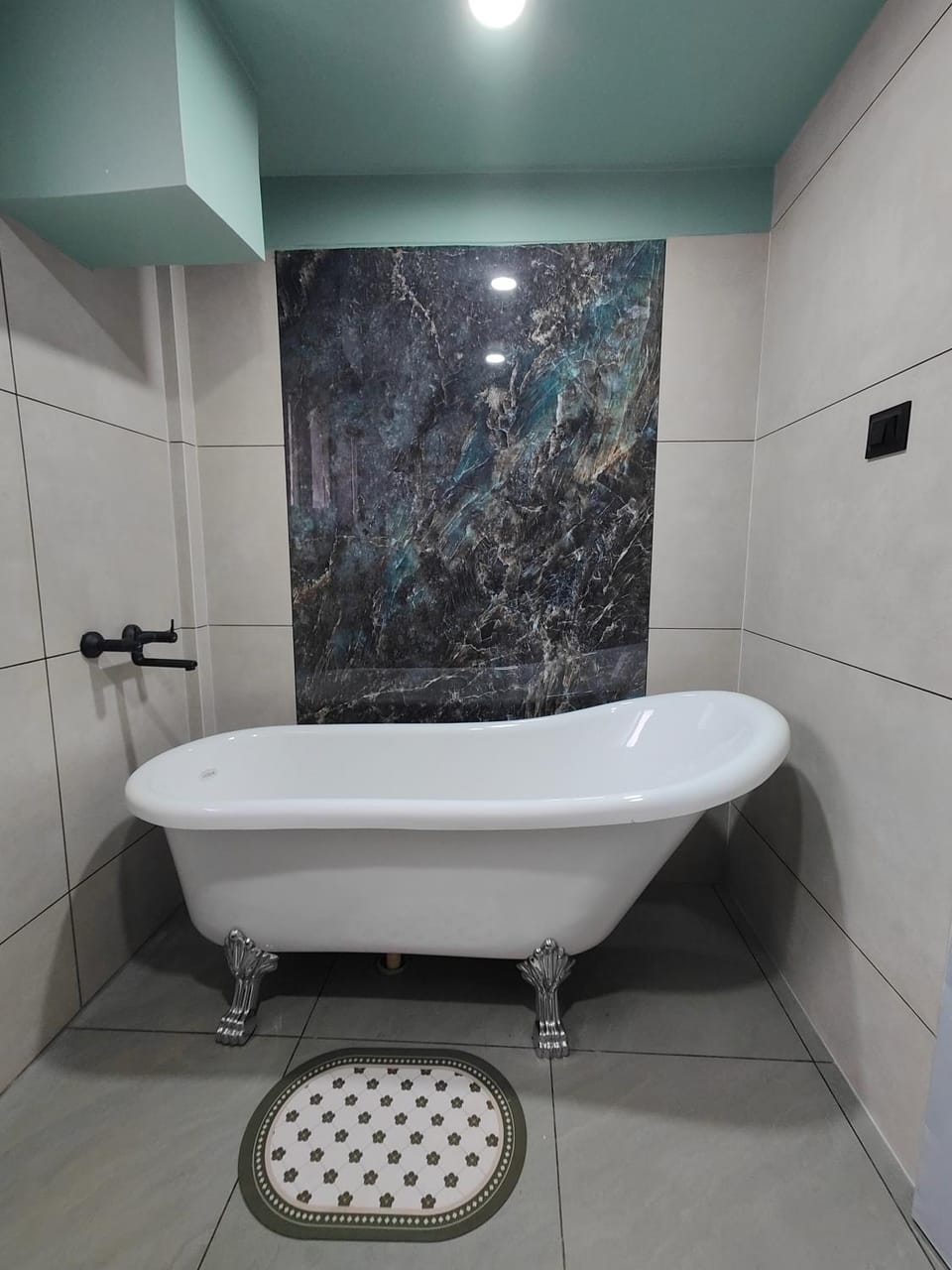 Bathroom, Bath