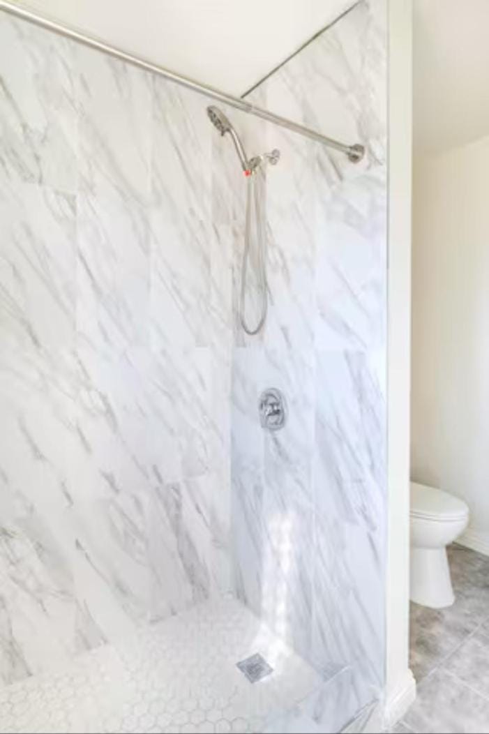 New Renovated Spacious 3 bedroom near DT Alhambra Apartment in Alhambra