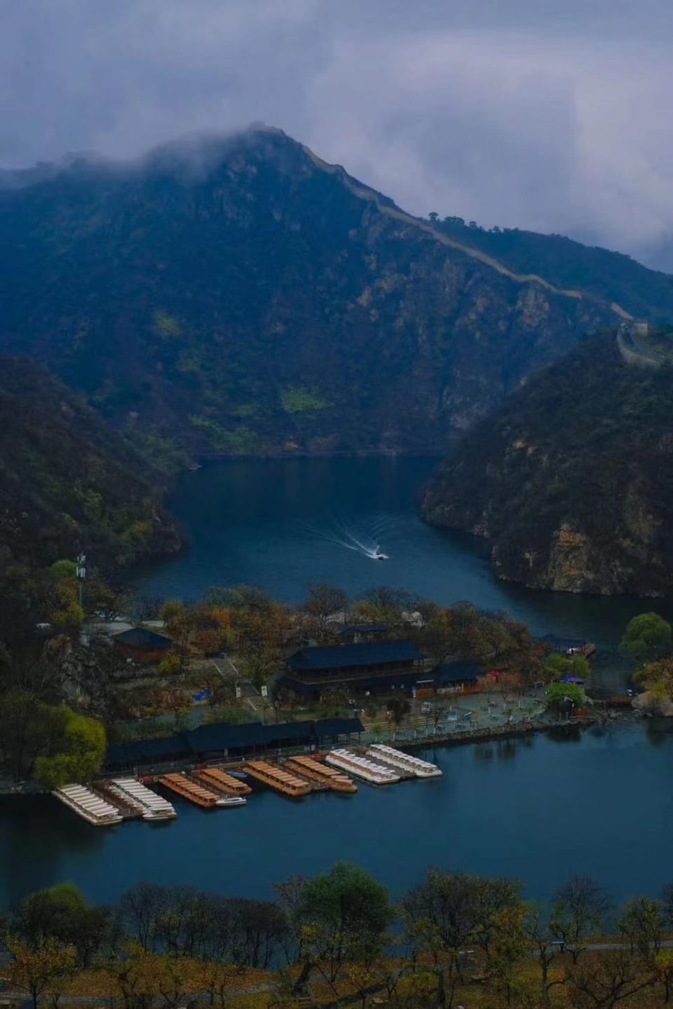 Nearby landmark, Natural landscape, Lake view, Mountain view