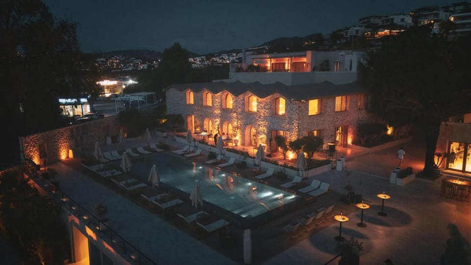 Restaurant/places to eat, Night, Pool view, Sea view, Swimming pool