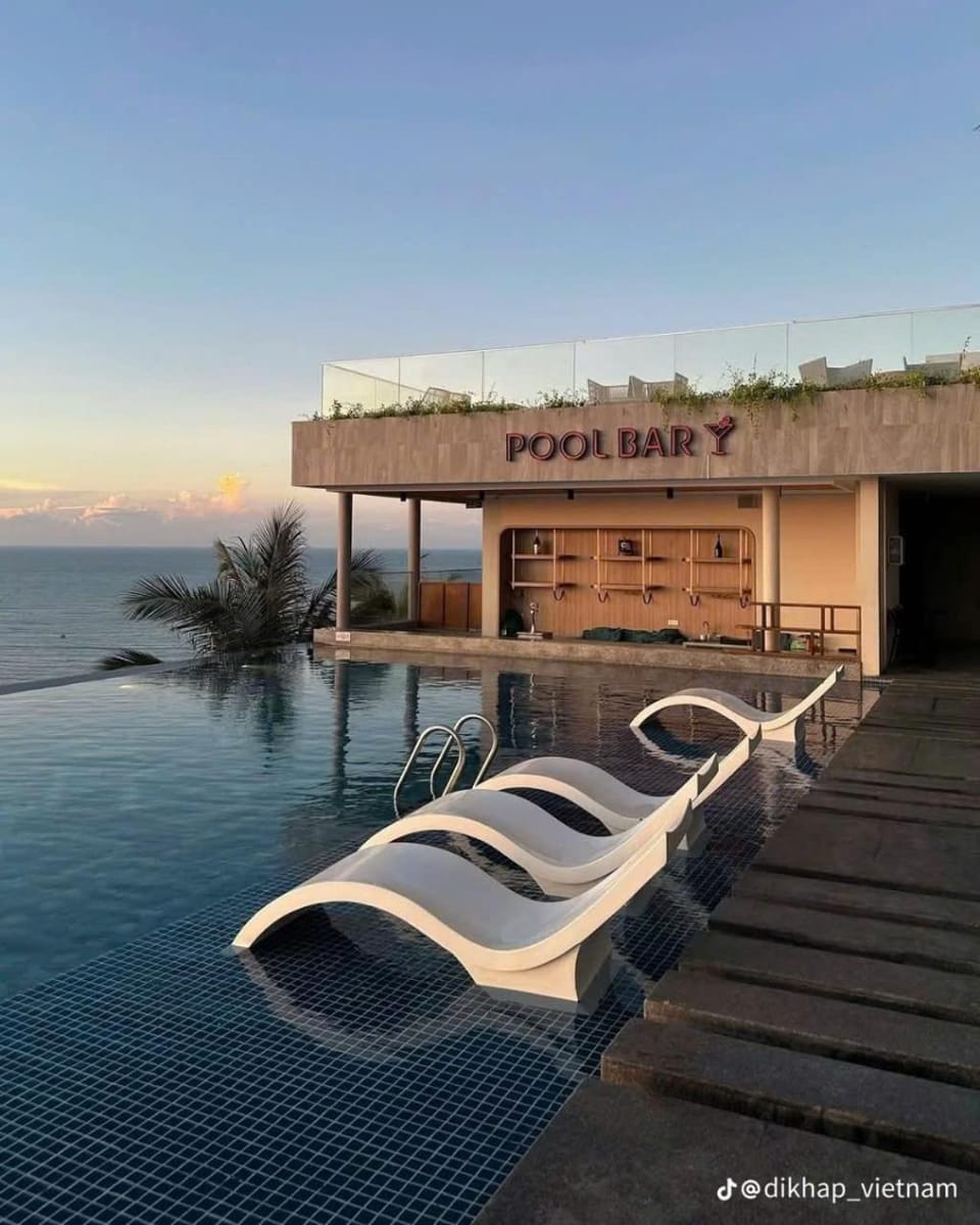 Day, Natural landscape, Sea view, Swimming pool, sunbed