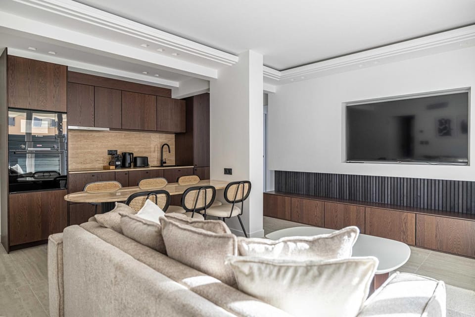 Kitchen or kitchenette, Living room