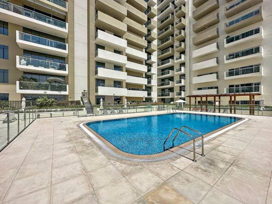 Stylish 1 BR in Al Furjan Apartment in Dubai