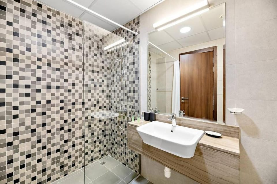 Stylish 1 BR in Al Furjan Apartment in Dubai
