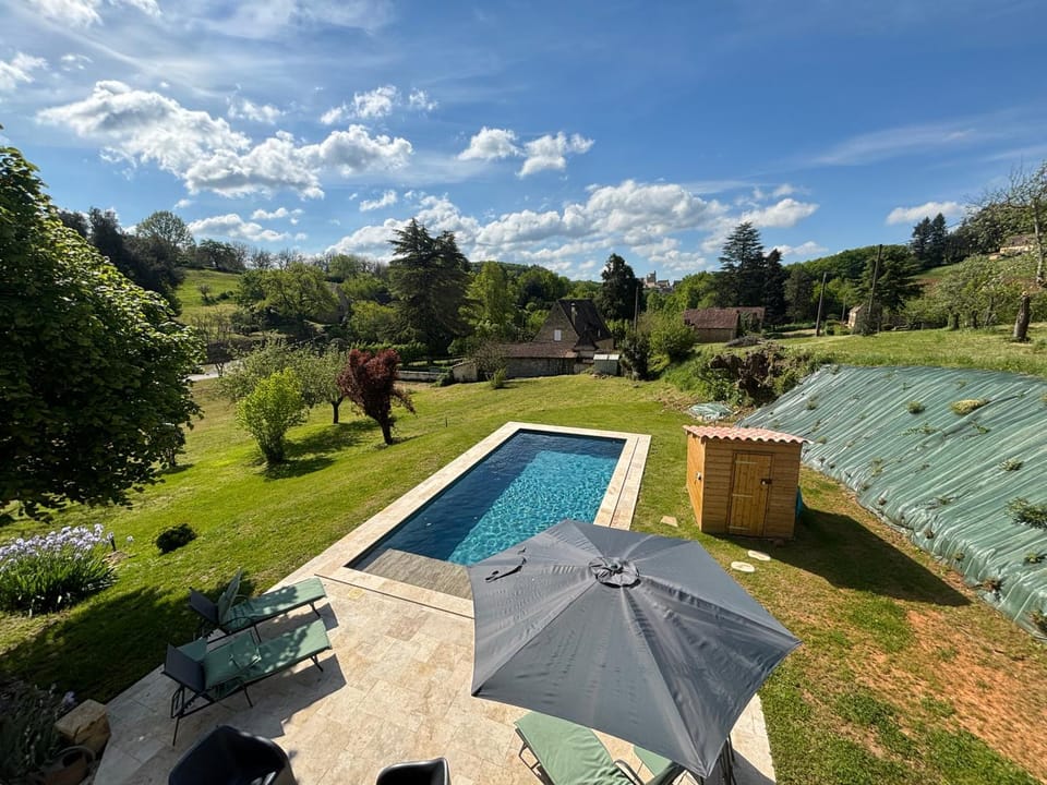 OREE DU CHATEAU : maison de charme avec piscine chauffée dans Beynac House in Occitanie