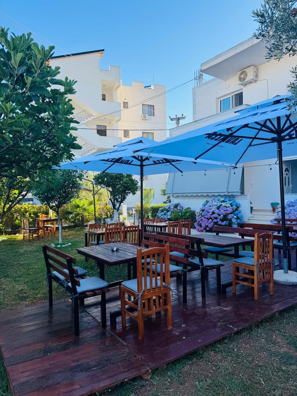 Restaurant/places to eat, Garden