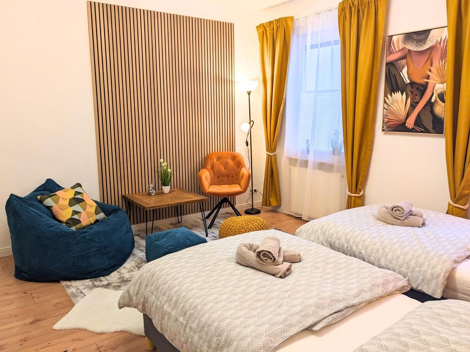 Bed, TV and multimedia, Photo of the whole room, Bedroom, internet, towels