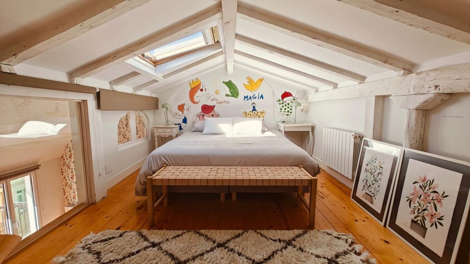 Bed, Bedroom