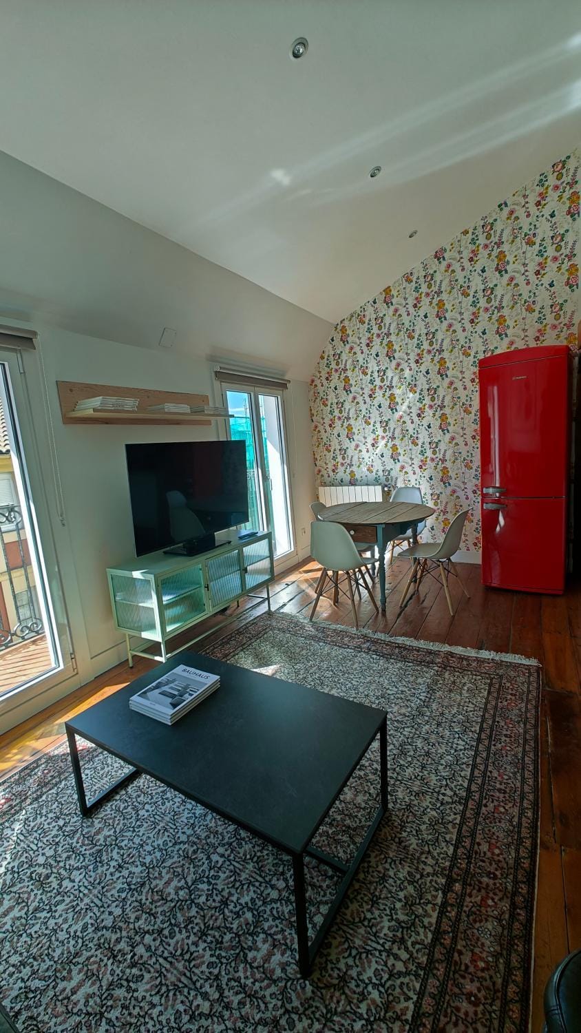 TV and multimedia, Living room, Dining area