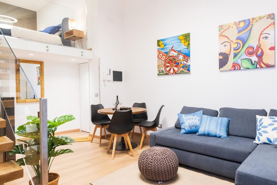 Living room, Photo of the whole room, Seating area, Dining area