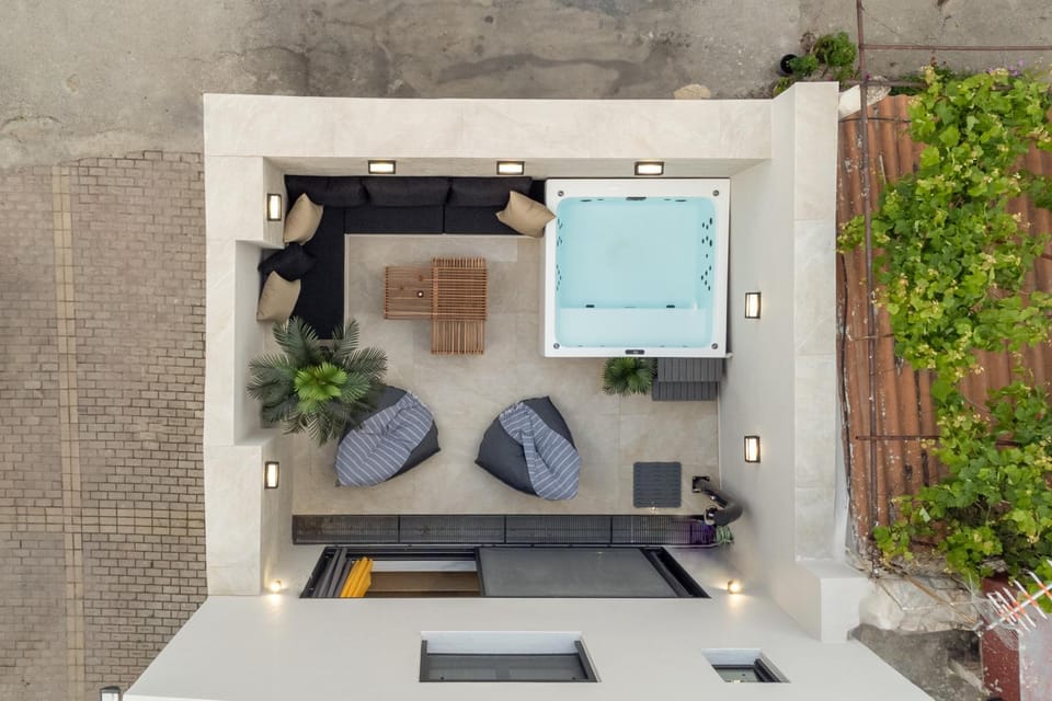 Patio, Day, Seating area