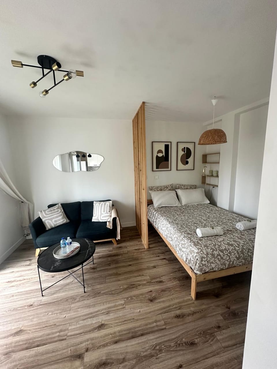 Bed, Photo of the whole room, Bedroom