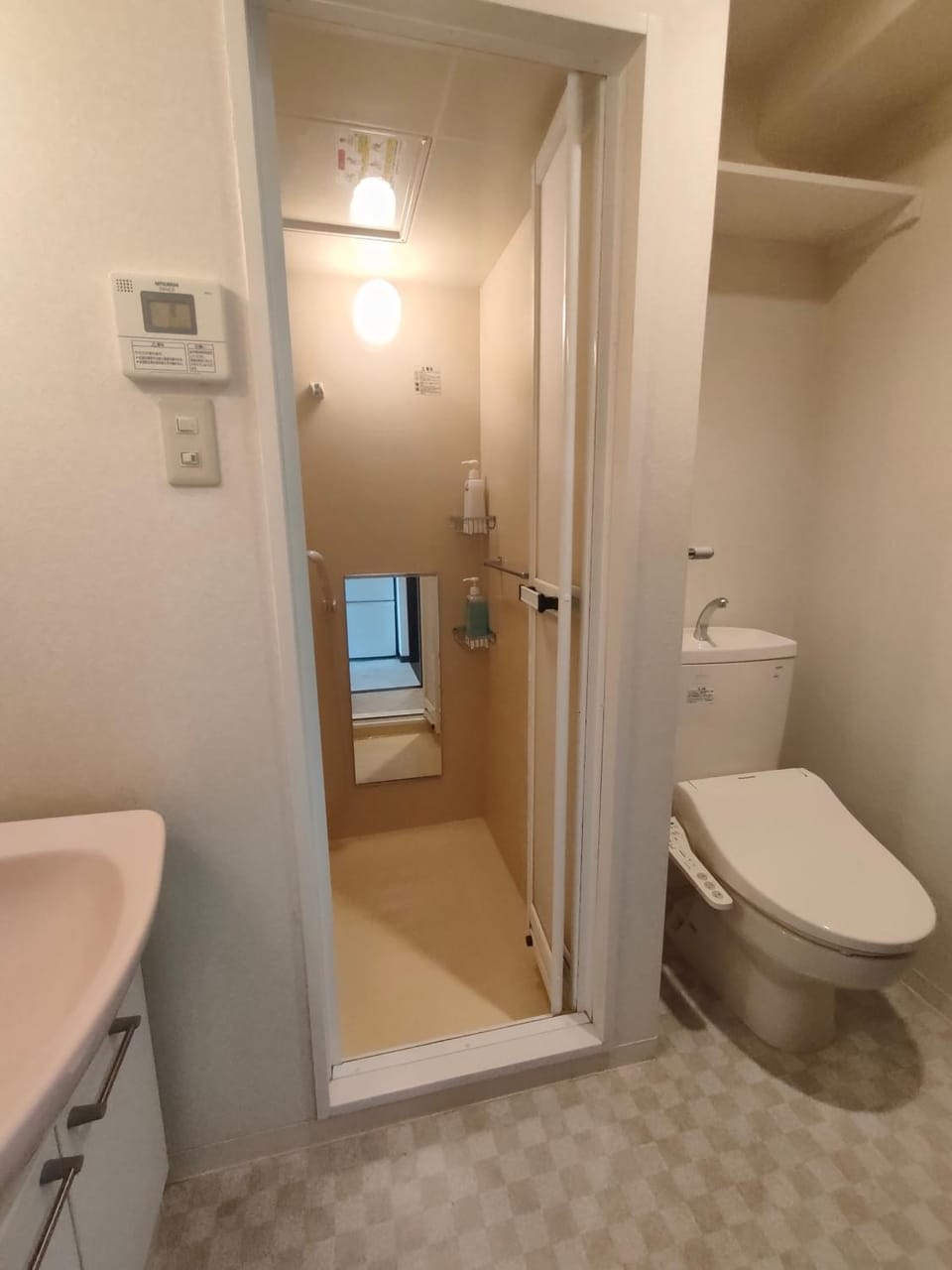 Apartments in the Namba area with airport bus and railway access Apartment in Osaka