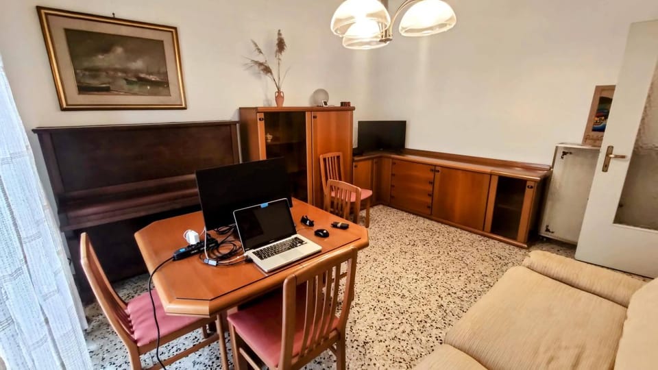 TV and multimedia, Living room, Seating area