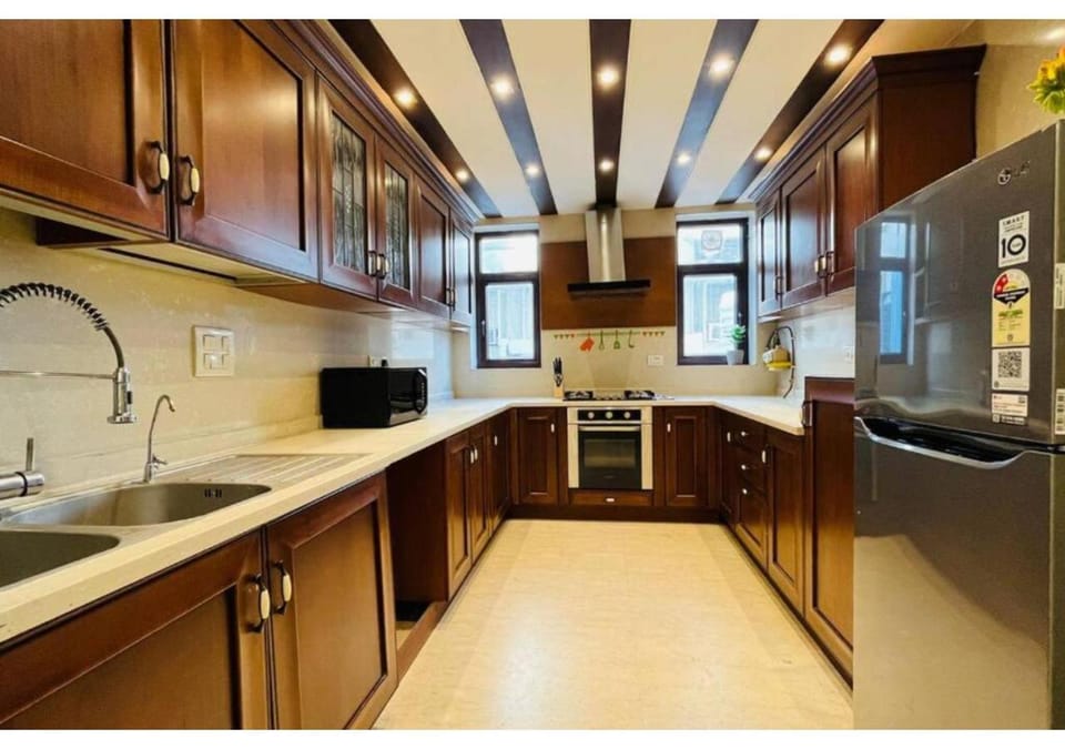 minibar, kitchen