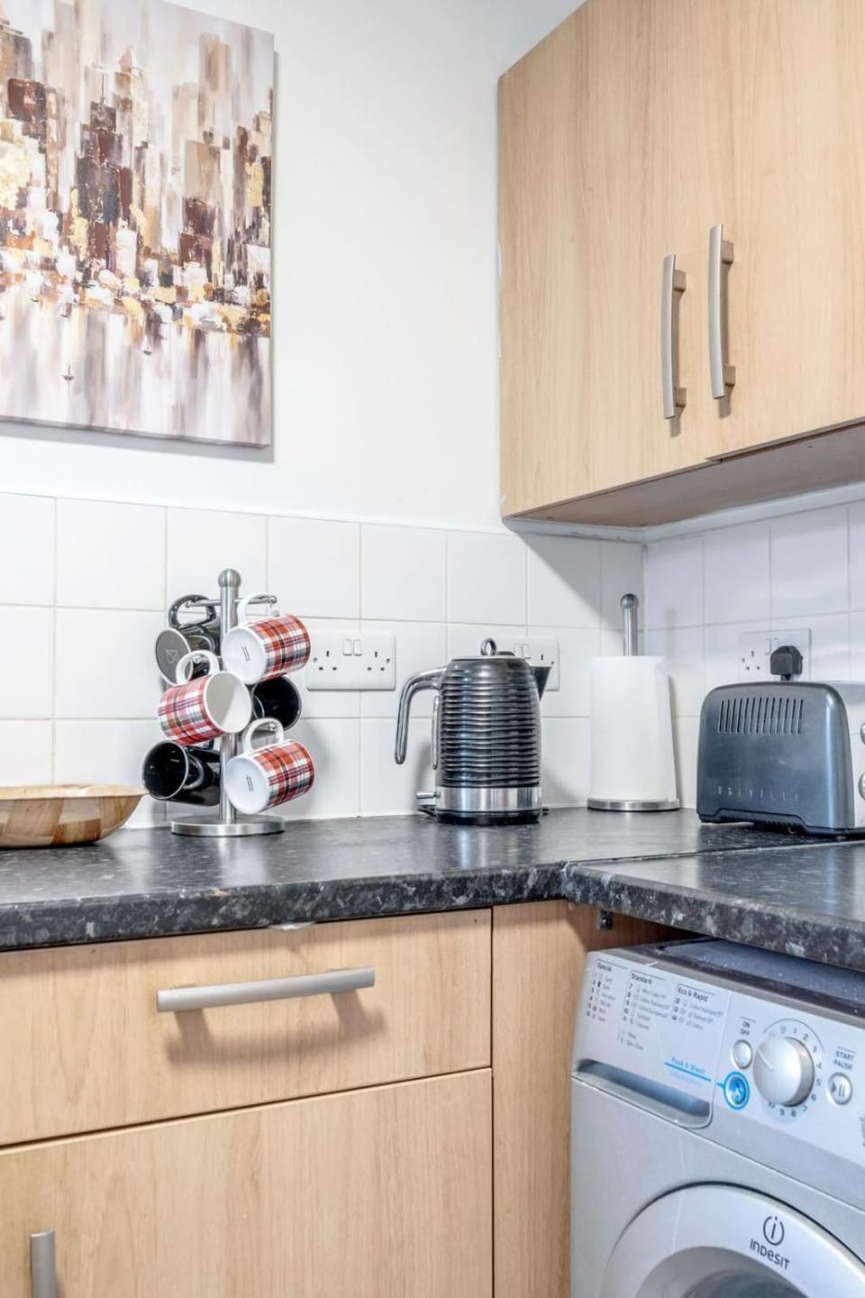 Coffee/tea facilities, Kitchen or kitchenette, stove, toaster, washing machine