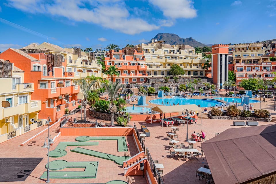 Property building, Mountain view, Pool view, Swimming pool, sunbed