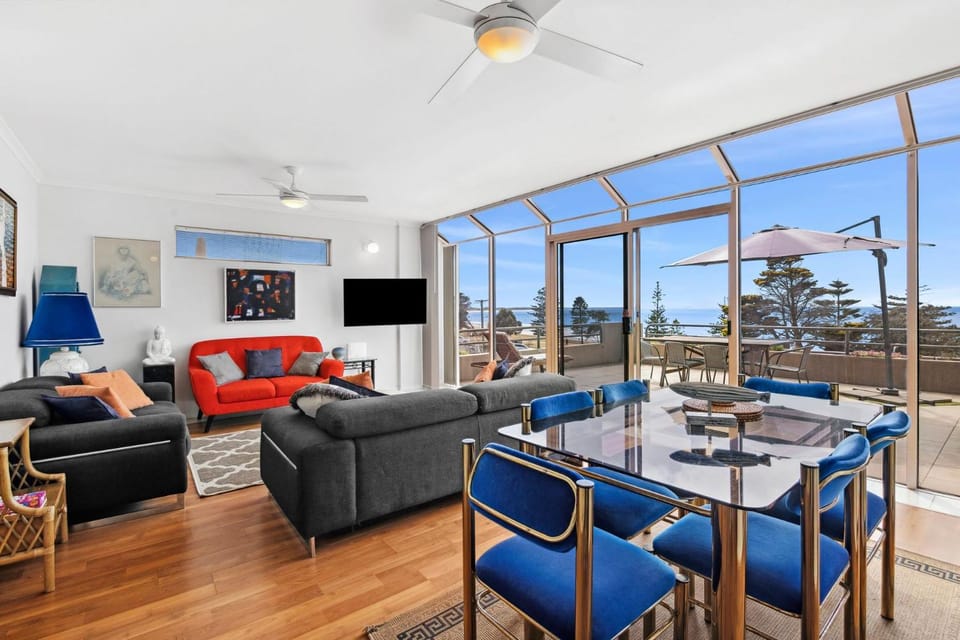 Beachfront Esplanade Apartment 12-20 Ocean Views Apartment in Torquay