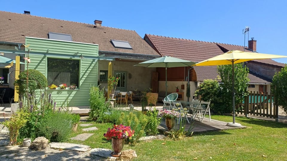 Patio, Dining area