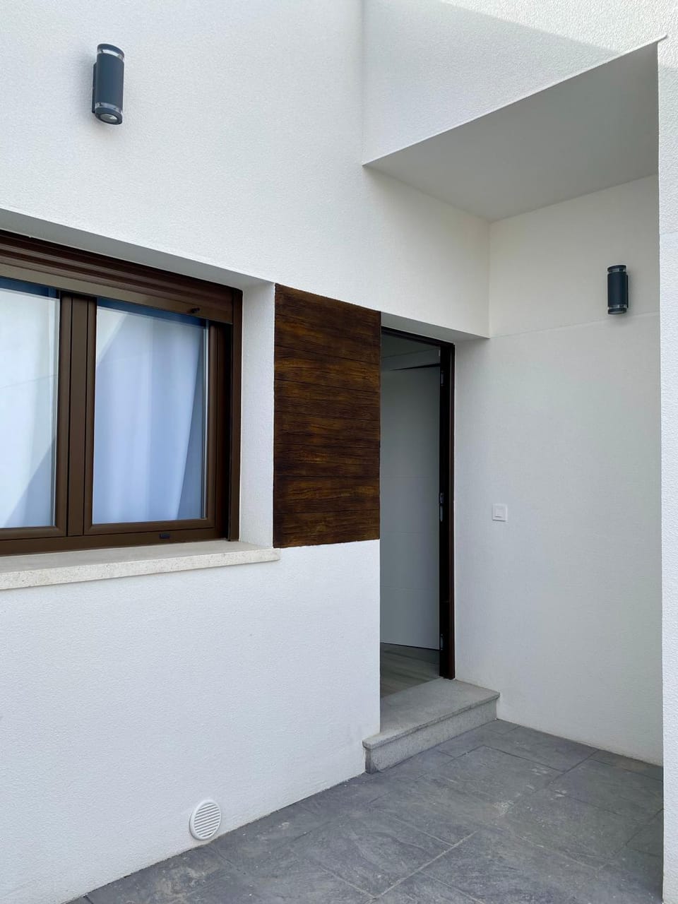 Facade/entrance