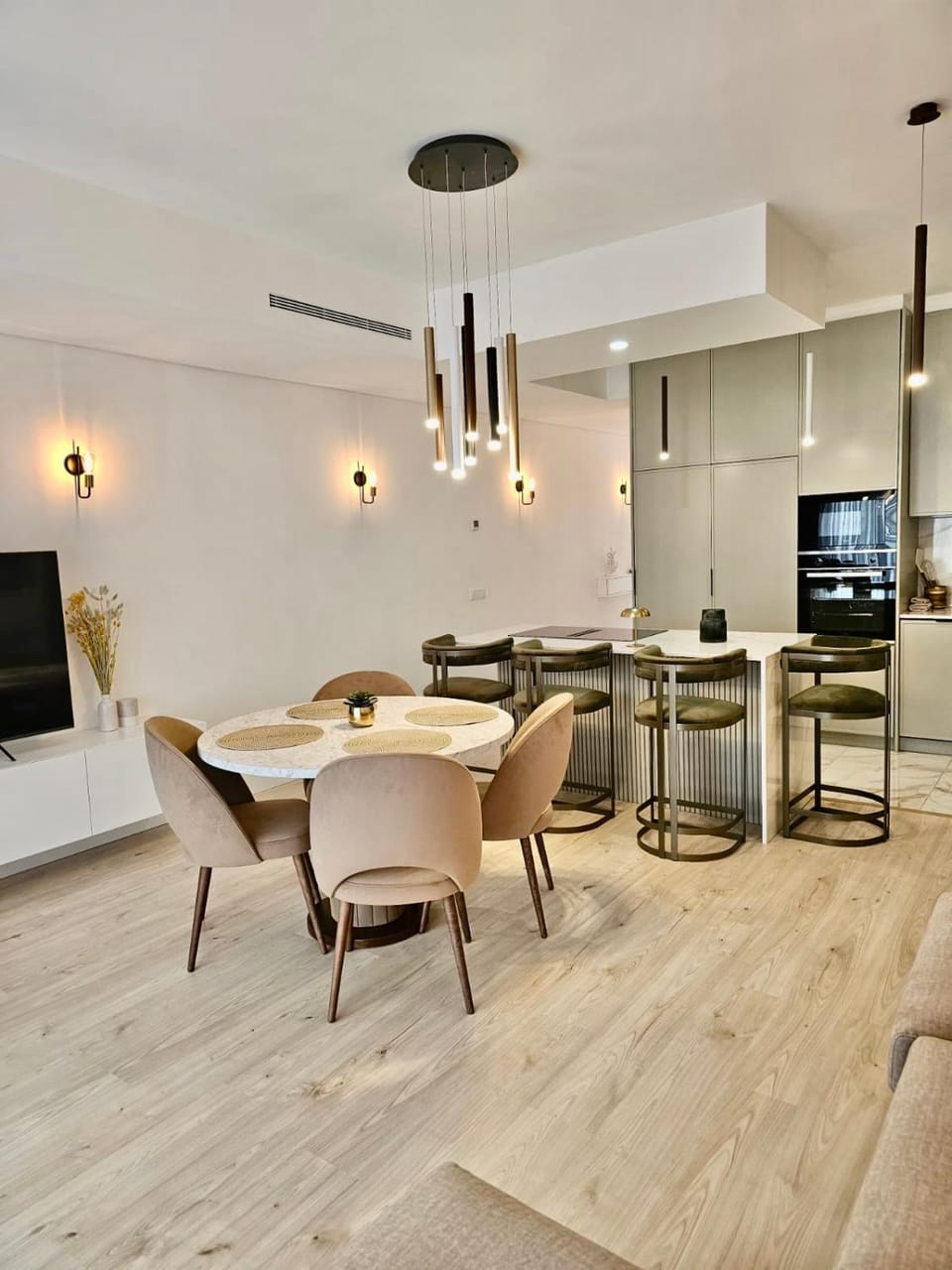 Chic Marina Gem Puerto Banus Apartment in Marbella