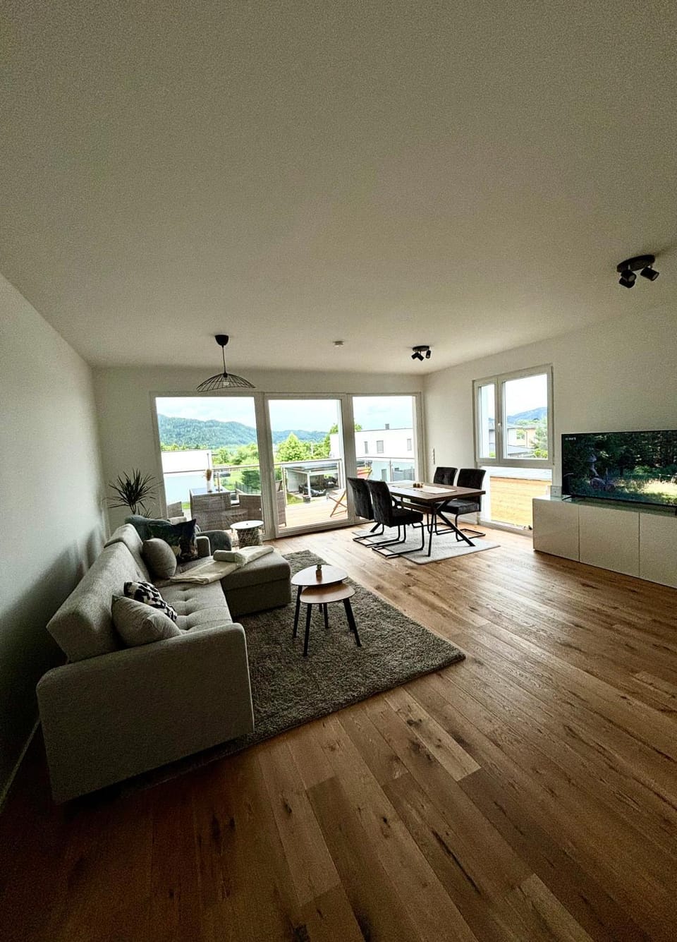 Living room, Seating area, Dining area