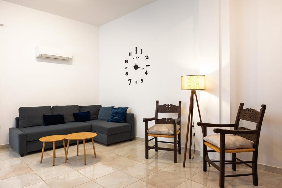Living room, Seating area, furniture, air conditioner