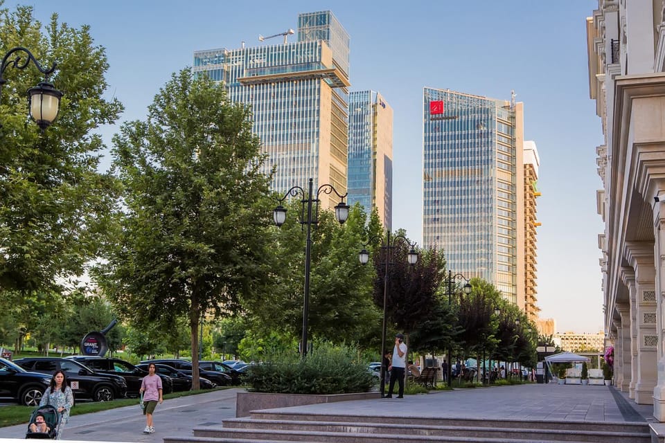 Neighbourhood, City view, Street view, Location