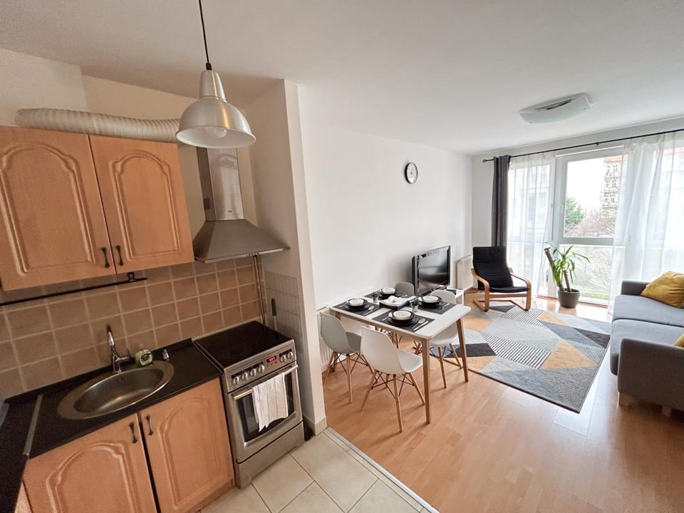 Kitchen or kitchenette, Living room, Dining area