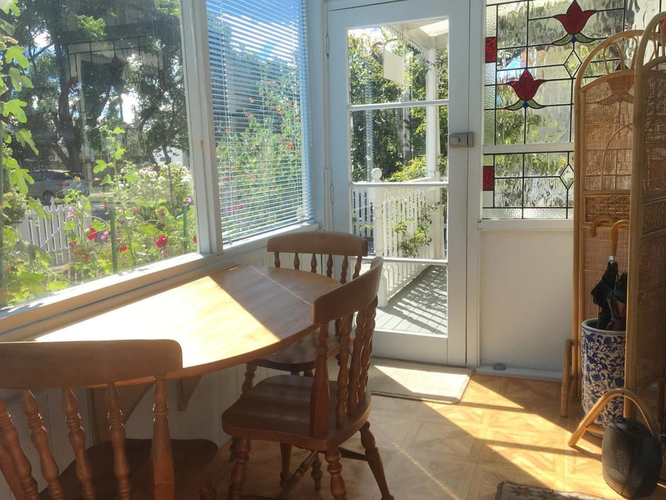 Facade/entrance, Balcony/Terrace, Dining area, Breakfast