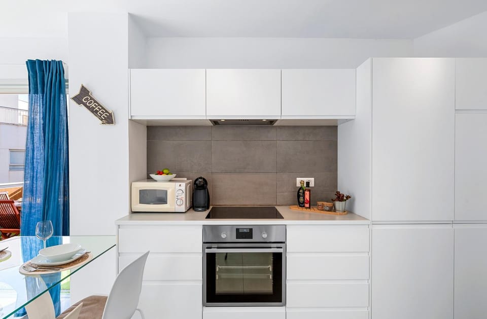 Kitchen or kitchenette, minibar, pet friendly, stove