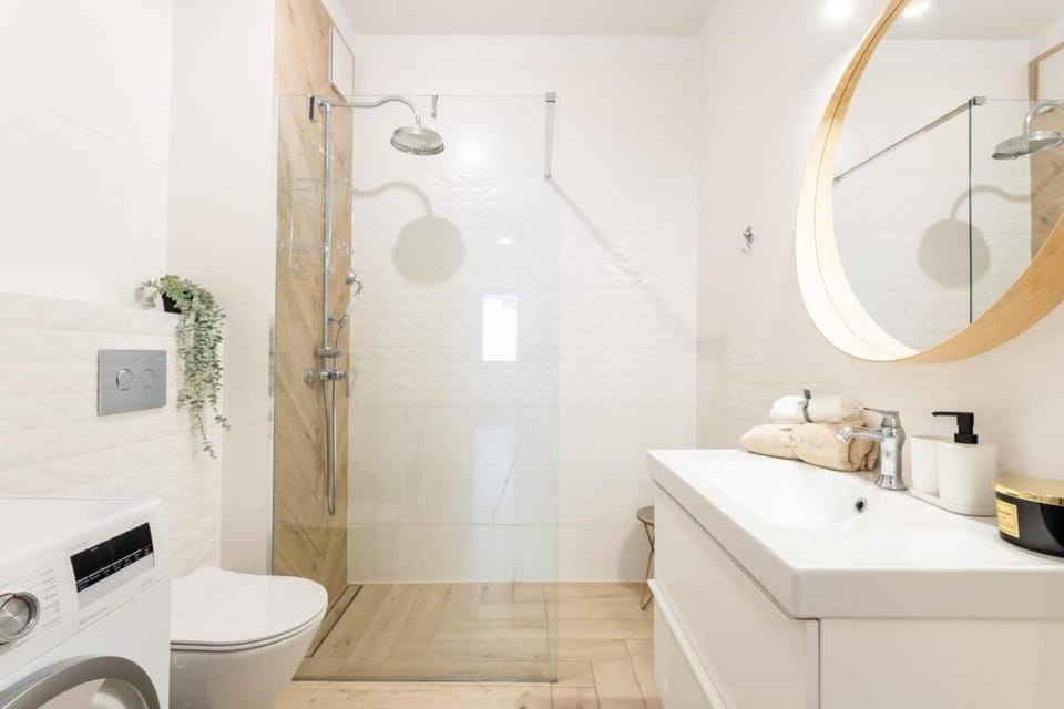 Superb Place to LIVE Bielany Balcony&Parking Apartment in Warsaw